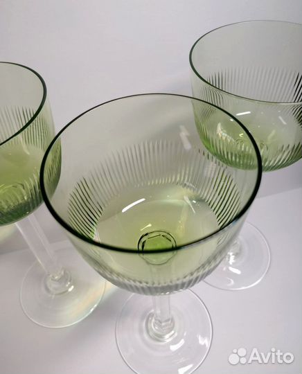 Фужеры цветное зеленое стекло Чехословакия 3 штуки