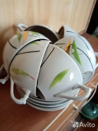 Чайные чашки с блюдцами