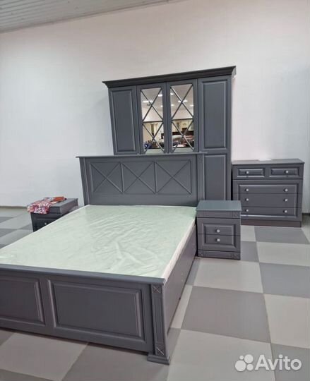 Спальный гарнитур