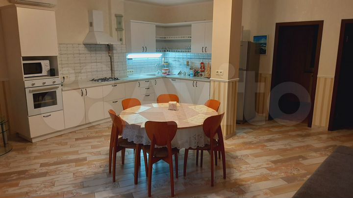 Дом 180 м² на участке 2 сот.