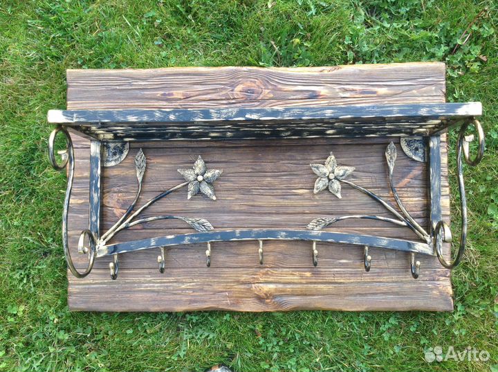 Вешалка настенная в прихожую