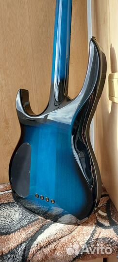 Американский бас Carvin LB20