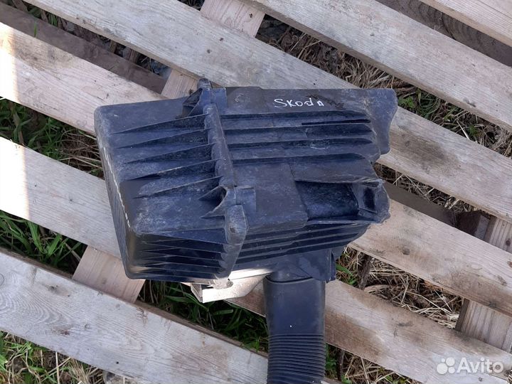 Корпус фильтра VW Polo 2001-2009