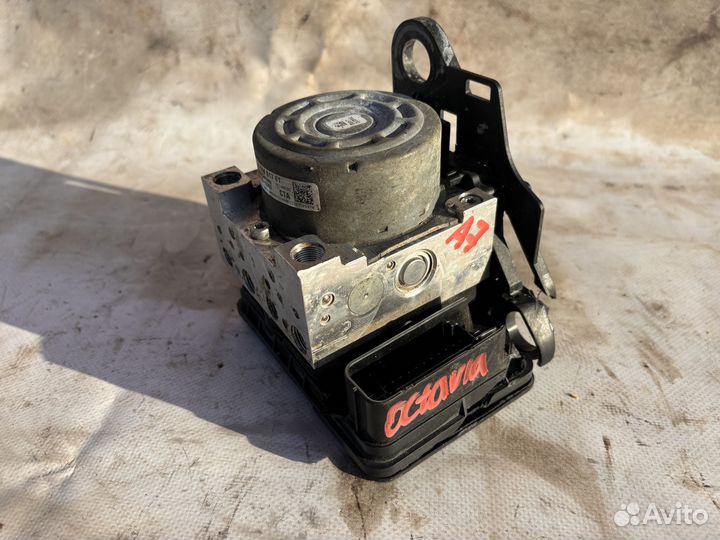 Блок ABS Skoda Octavia A7 Tiguan VW Passat B8 Audi