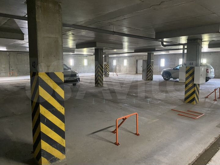 Машиноместо, 18 м²