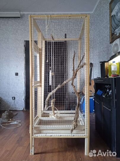 Большая клетка для птиц