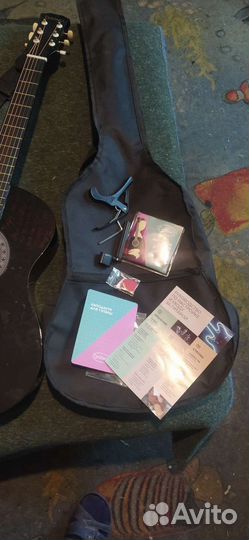 Акустическая гитара с комплектом (описании напис)