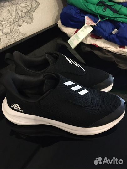 Кроссовки adidas на мальчика, размер 38