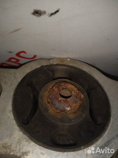 Рычаг подвески нижний передний Volkswagen Touran