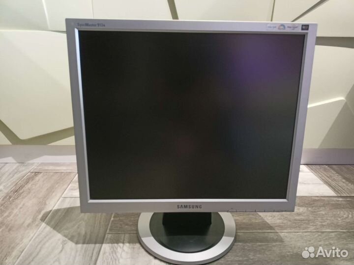 Монитор Samsung