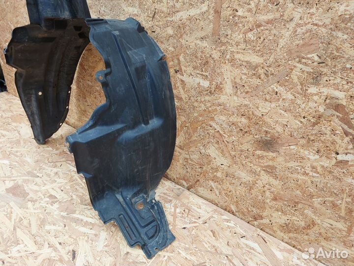 Подкрылок передний левый Nissan X-Trail T30