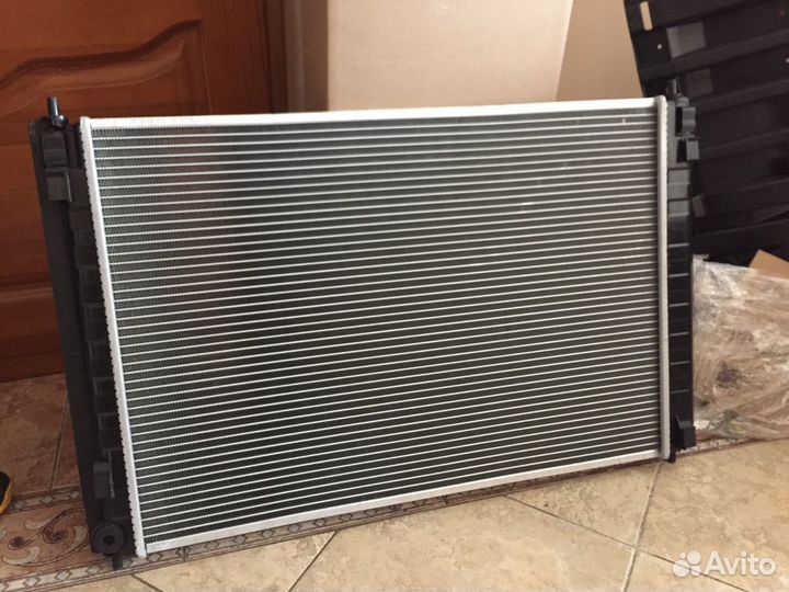 Радиатор двс Nissan Murano PNZ51