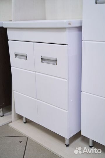 Тумба с раковиной в наличии