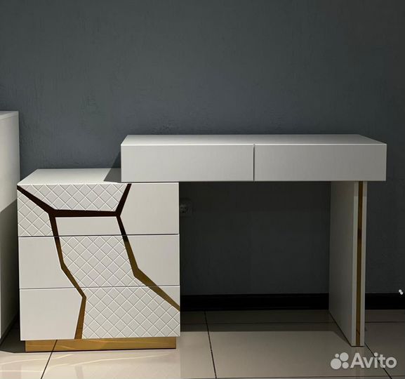 Спальный гарнитур новый