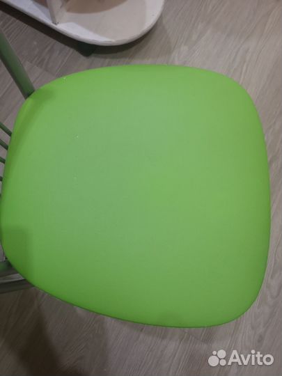 2 стула с небольшими деффектами