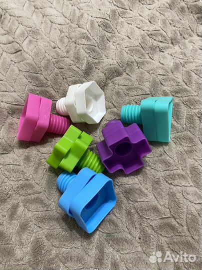 Развивающие игрушки для малышей пакетом