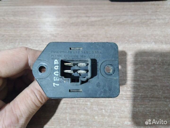 Резистор отопителя печки реостат Daewoo Lanos T100