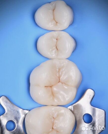 Зубной техник керамист