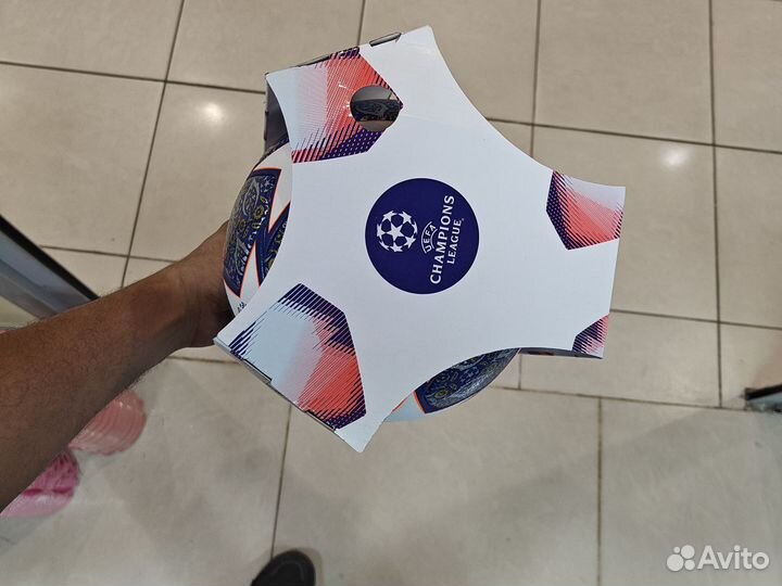 Футбольный мяч adidas champion league