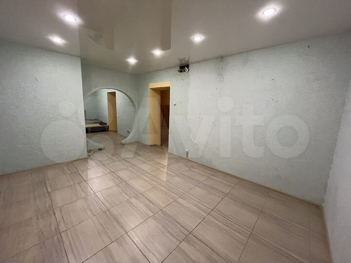 2-к. квартира, 54 м², 1/6 эт.