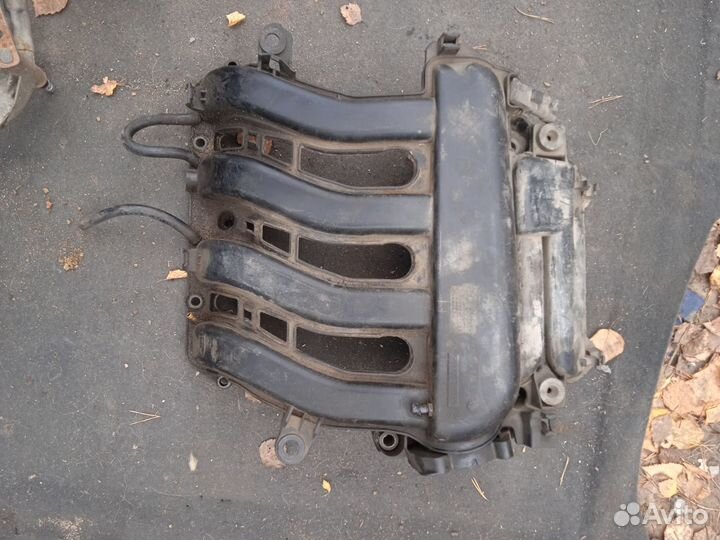 Впускной коллектор Renault Megan 2