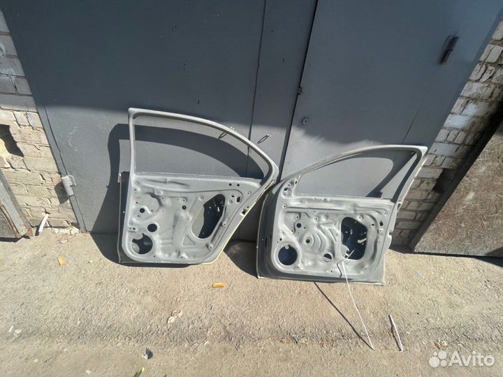 Дверь Skoda Rapid 2012