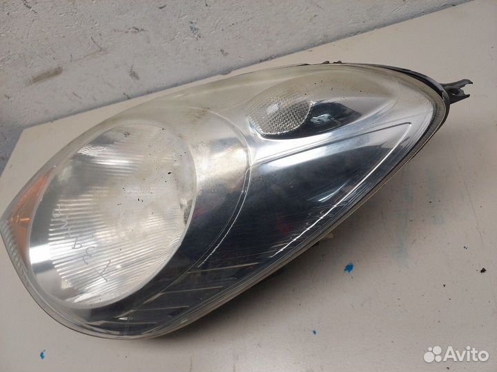 Фара (передняя) Nissan Note E11, 2008