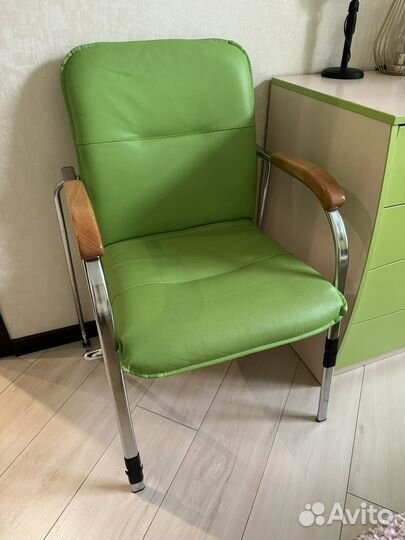 Детский стол и стул для школьника