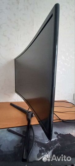 Монитор Samsung 24 изогнутый