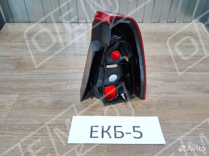 Фонарь левый Renault Logan