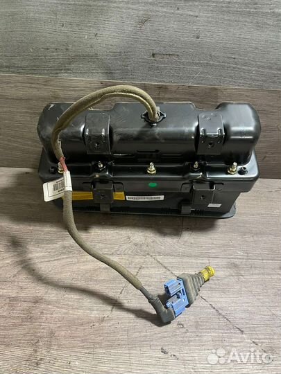 Подушка в торпедо Киа Спектра