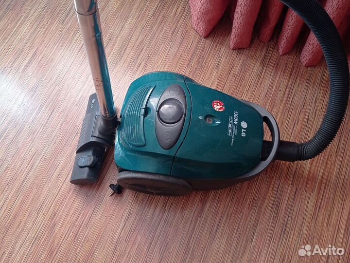 Пылесос LG C3038