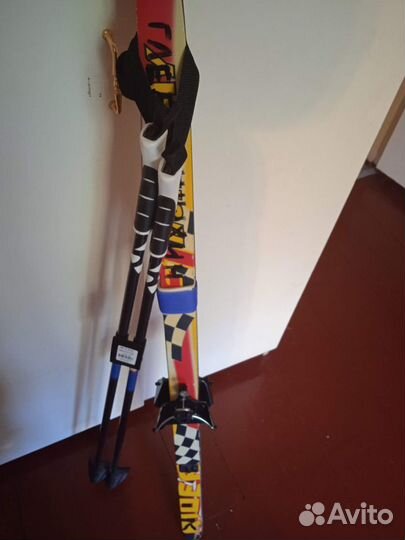 Лыжи беговые и лыжные ботинки р. 35 (22 см)