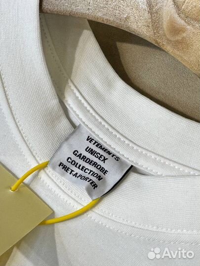 Футболка vetements