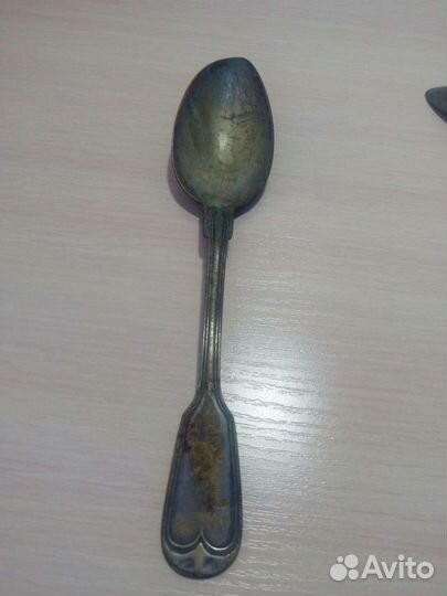 Старинные ложки и часы