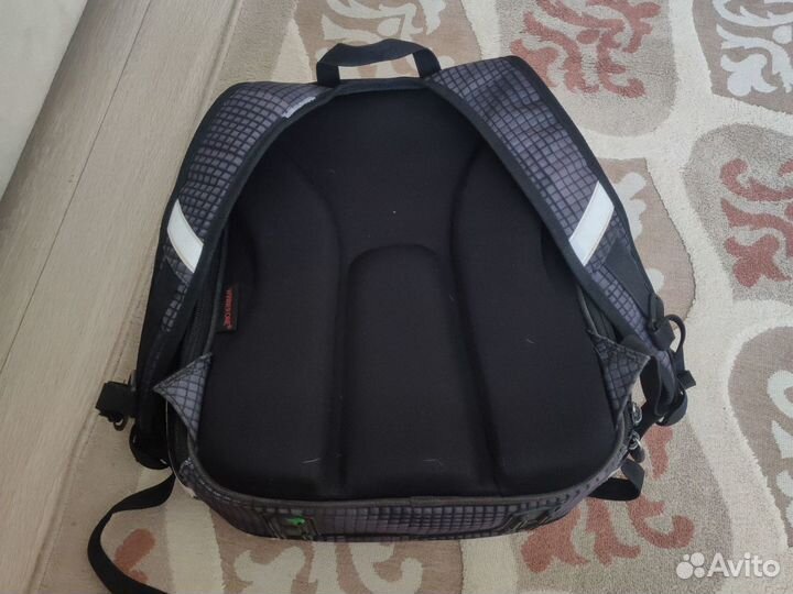 Рюкзак для мальчика пол года в эксплуатации