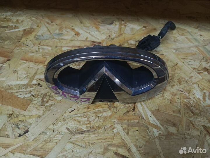 Передняя камера Infiniti QX56/QX80