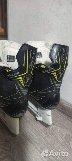 Коньки хоккейные