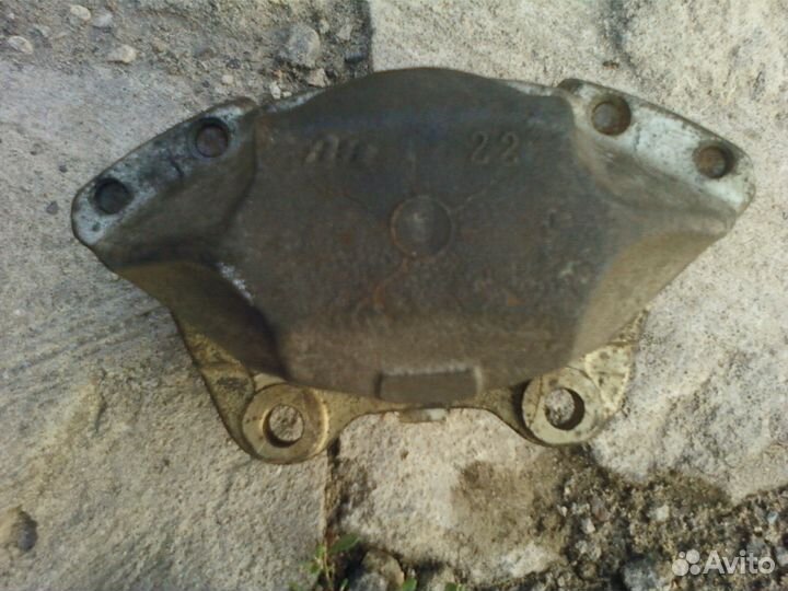 Суппорт передний на мерседес