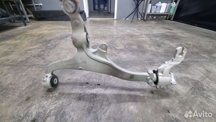 Передний,Нижний,правый рычаг на G-klass, гелик