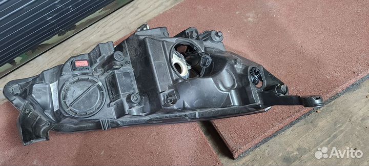 Фара левая на opel astra j