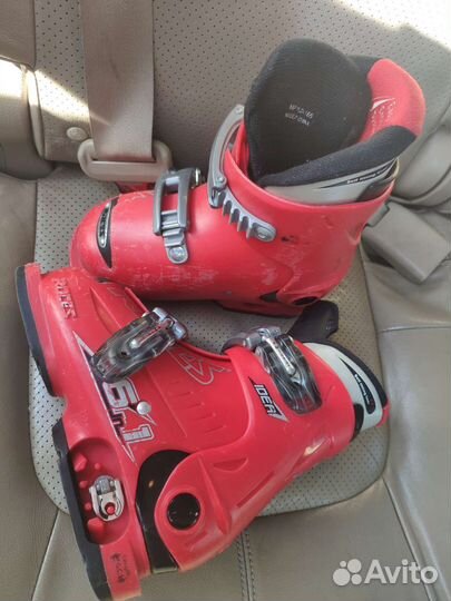 Горнолыжные ботинки детские