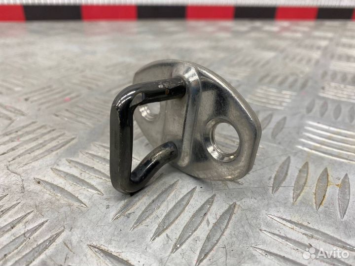 Б/У ответная часть замка двери передний левый