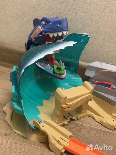 Трек Hotwheels акула