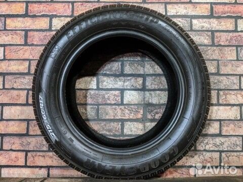 Goodyear EfficientGrip SUV 4x4 215/60 R17