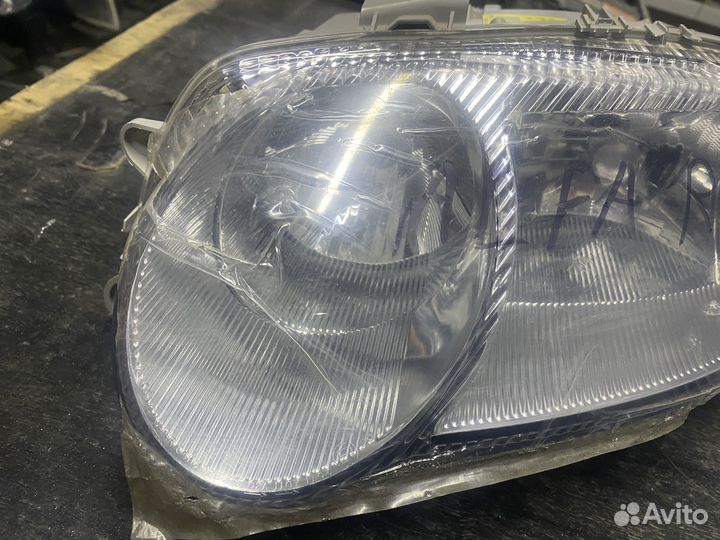 Фара Alfa Romeo 147 (937)