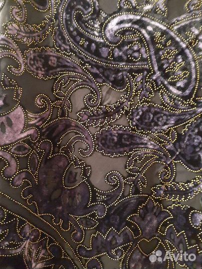 Велюровый женский платок с восточным орнаментом