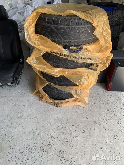 Bridgestone Dueler A/T 265/65 R17