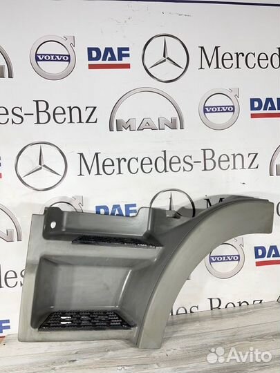 Подножка передняя левая Mercedes-Benz Actros MP3