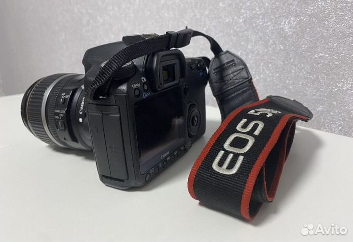 Зеркальный фотоаппарат